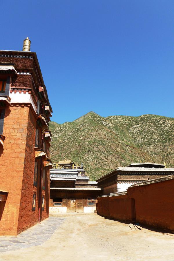 Overseas Tibetan Hotel Xiahe Exterior photo
